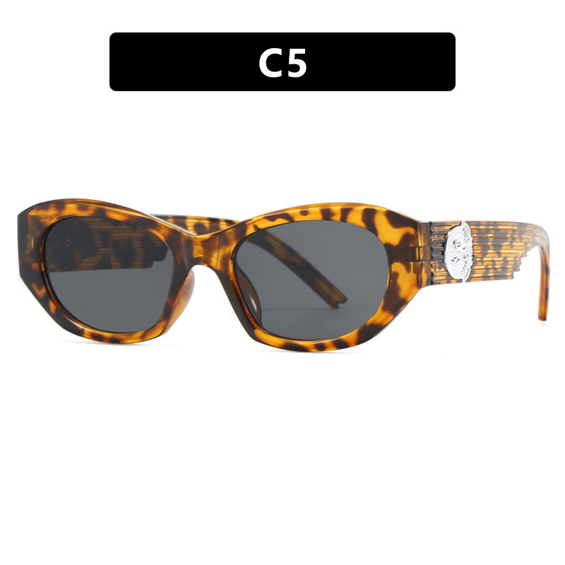 Dame moter Cat-Eye solbrille med markant design og luksuriøse detaljer Luvikno