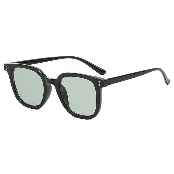 Dame kvadratisk designerbrille med tykk ramme og elegant profil Luvikno