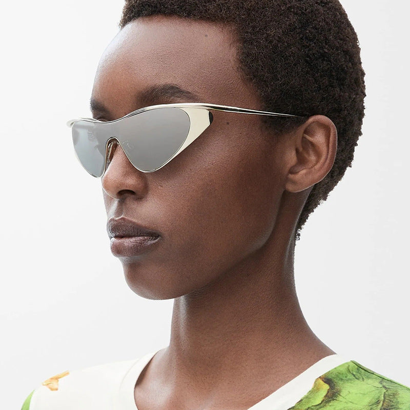 Damer ekstravagant formet solbrille med beskyttende UV-filter Luvikno