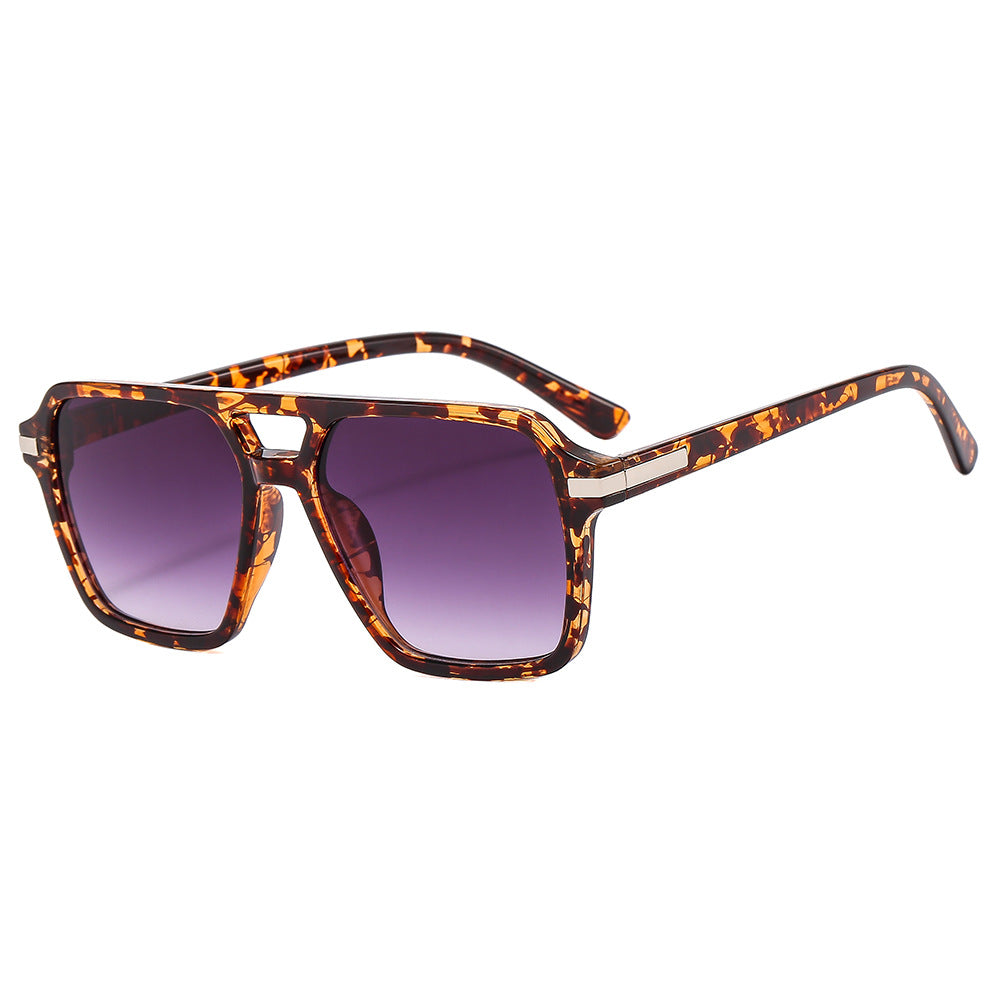 Dame(modern) firkantet solbrille med elegant metallwrap Luvikno