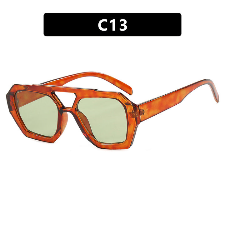 Dame oversized solbrille i markant, åttkantet design Luvikno