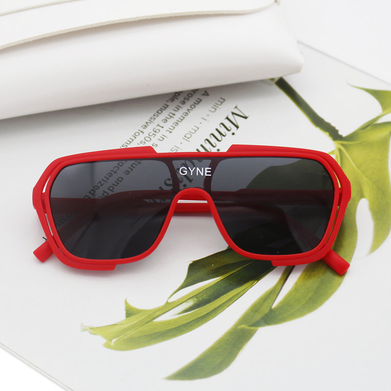 Dame Sporty solbrille med moderne design Luvikno