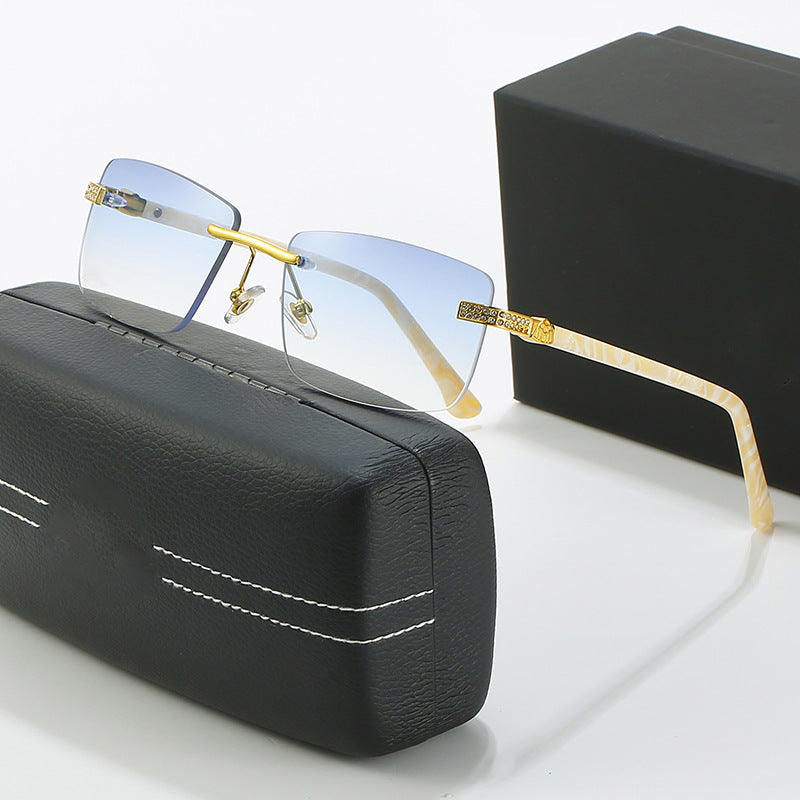 Damer elegante solbriller med stilfull metallramme Luvikno