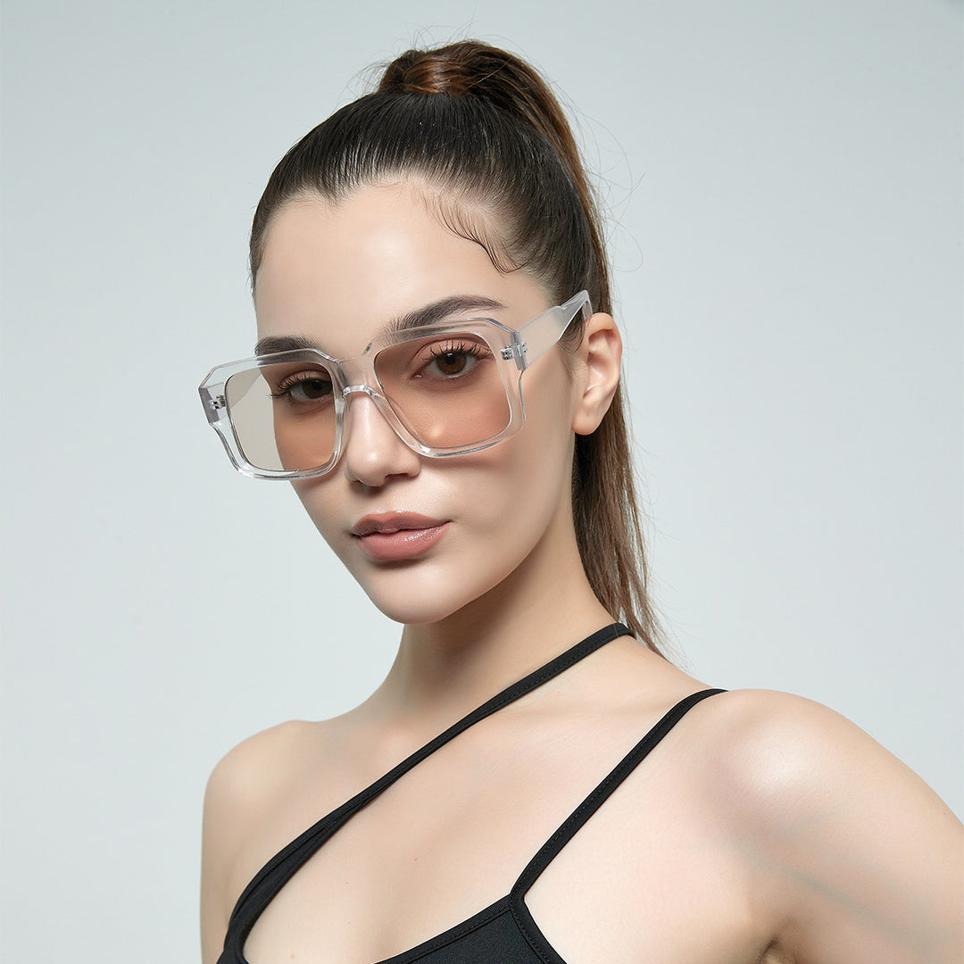 Dame moteriktig kvadratisk solbrille i moderne skilpadde-design Luvikno