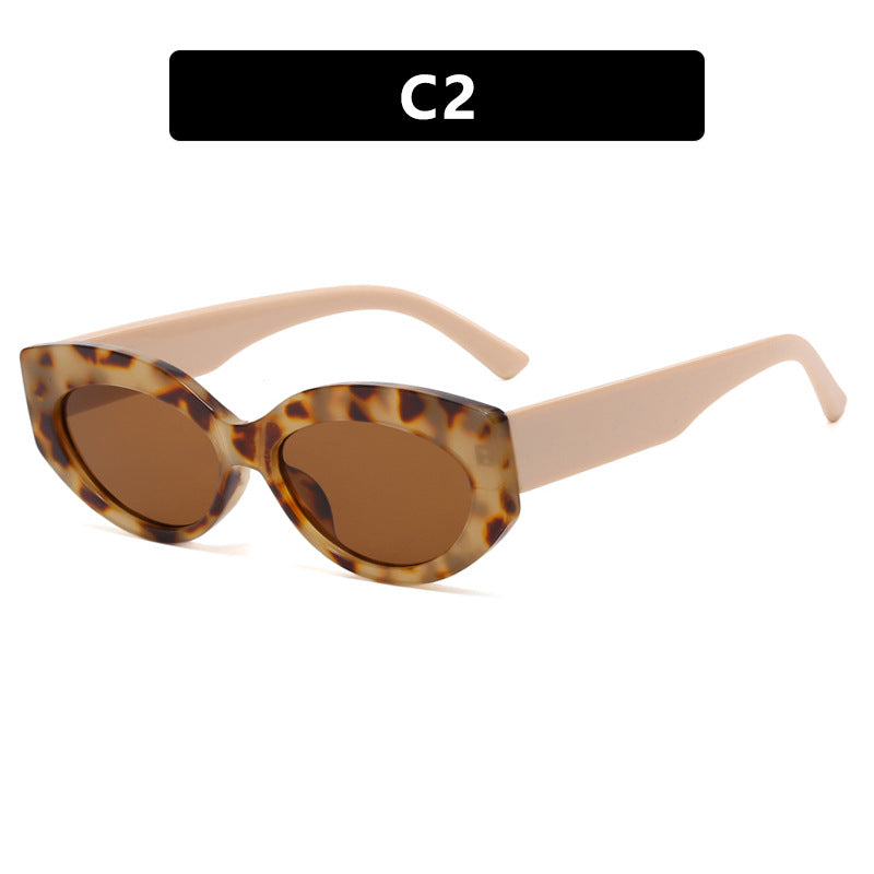 Dame Cat-Eye solbriller i stilfullt plastdesign Luvikno
