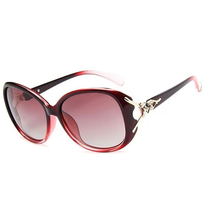 Dame moteriktig Cat-Eye solbrille med eksklusiv metall-design Luvikno