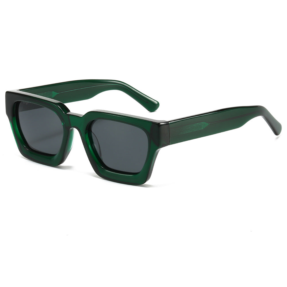 Dame designer solbrille med moderne, kvadratisk ramme og UV-beskyttelse Luvikno