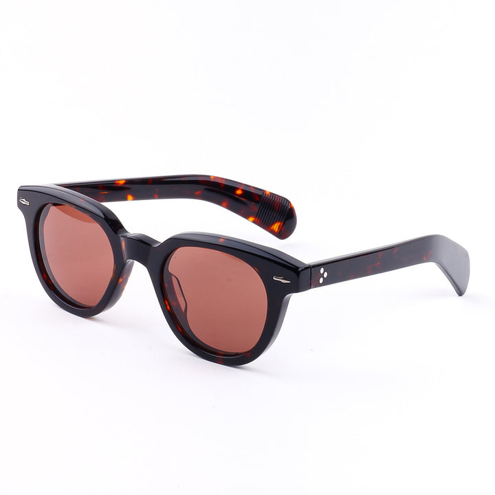 Dame solbrille i elegant, feminin design med høyverdig plastramme Luvikno