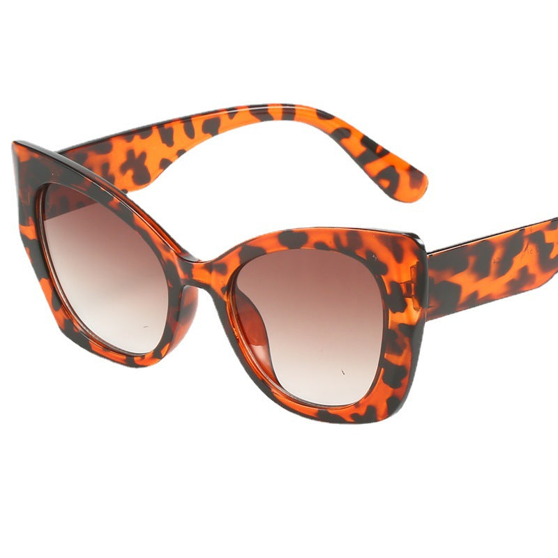 Dame Modische Cat-Eye Solbrille med elegant design Luvikno