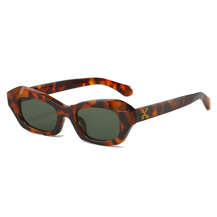 Dame moteriktig solbrille i innovativt design Luvikno