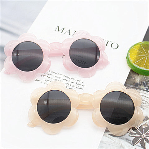 Dame solbrille i leken blomsterdesign Luvikno