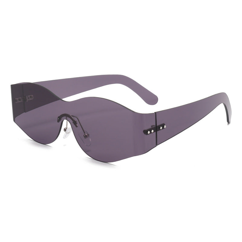 Dame modische solbriller i futuristisk look Luvikno