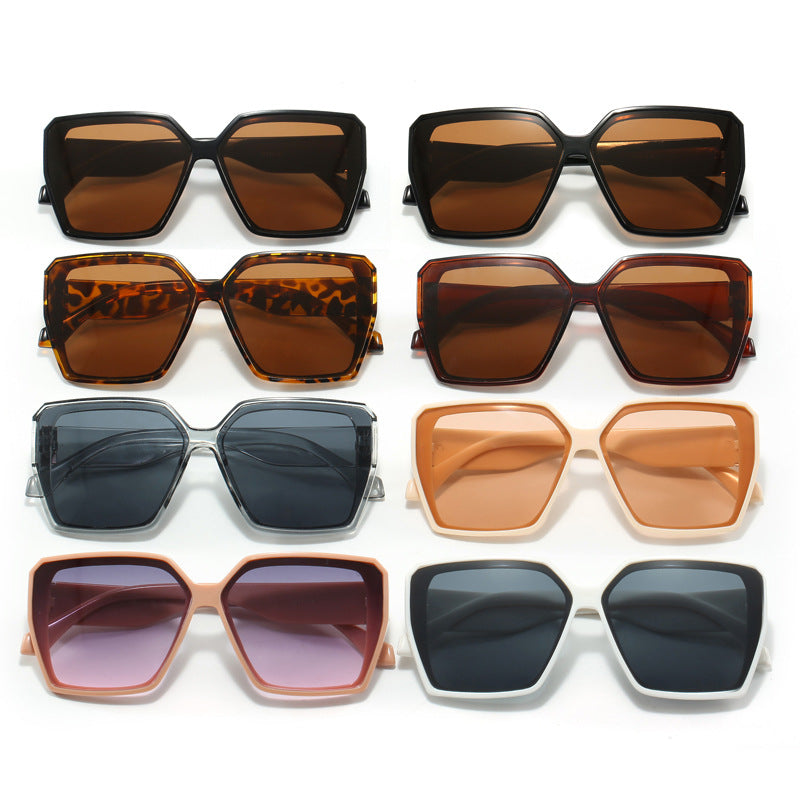 Dame moteriktig geometrisk solbrille i urban stil Luvikno