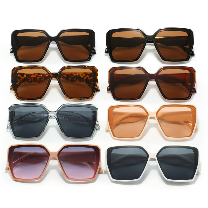 Dame moteriktig geometrisk solbrille i urban stil Luvikno