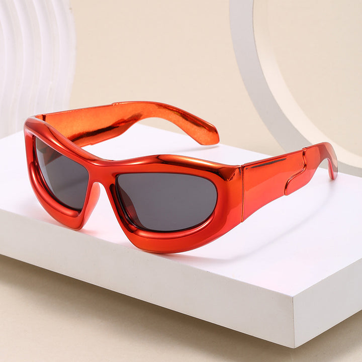 Dame Sportslig Solbrille med robust, geometrisk rammendesign Luvikno