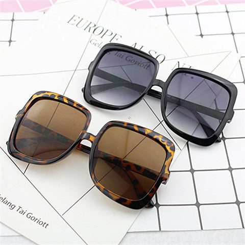 Dame Geometrisk Solbrille i moderne design Luvikno