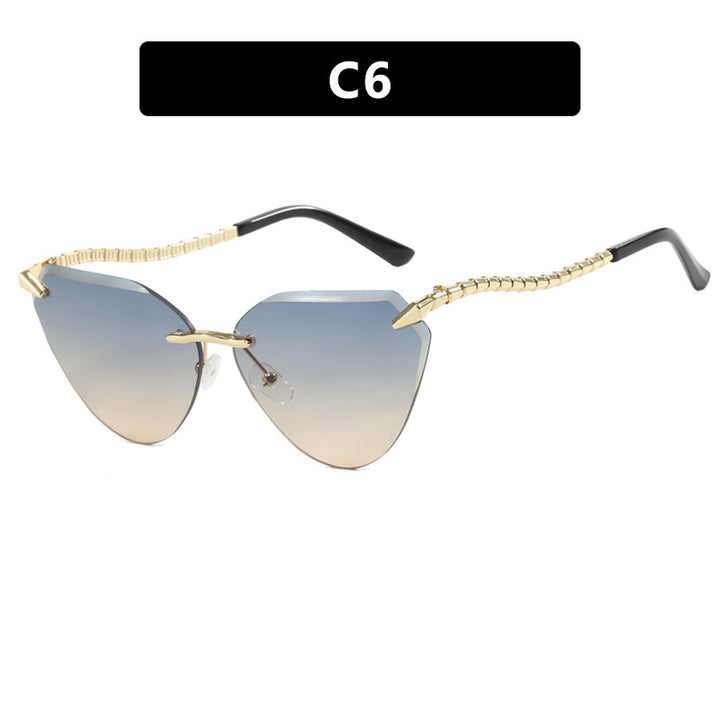 Dame Cat-Eye solbriller med unikt gullrammedesign og beskyttende linser Luvikno