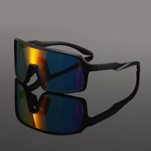 Dame fashion solbrille i futuristisk design med store glass Luvikno