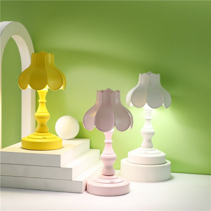 Unisex Dekorativ bordlampe i blomsterformet design Luvikno