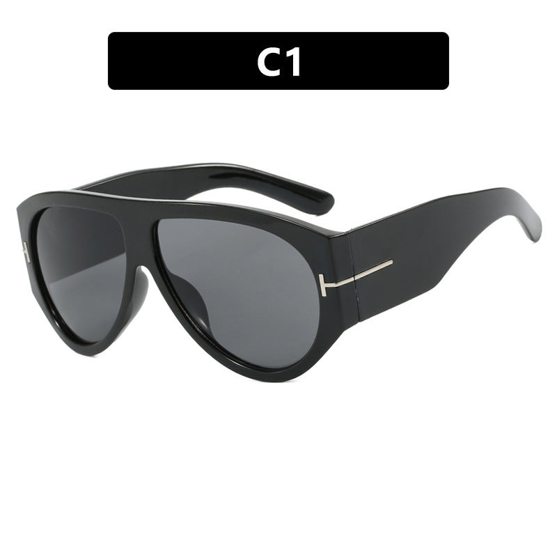 Dame elegant solbrille i markant design Luvikno