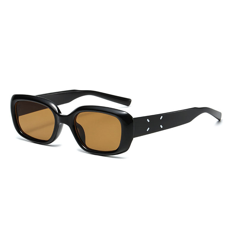Dame retro-inspirert solbrille med buet ramme Luvikno