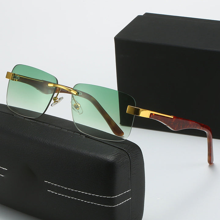 Dame moteriktig halvrammebrille med elegant metall- og plastmix Luvikno