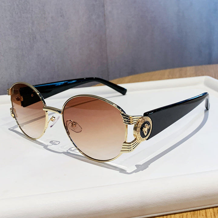 Dame elegant solbrille med luksuriøs metallramme og speilte glass Luvikno