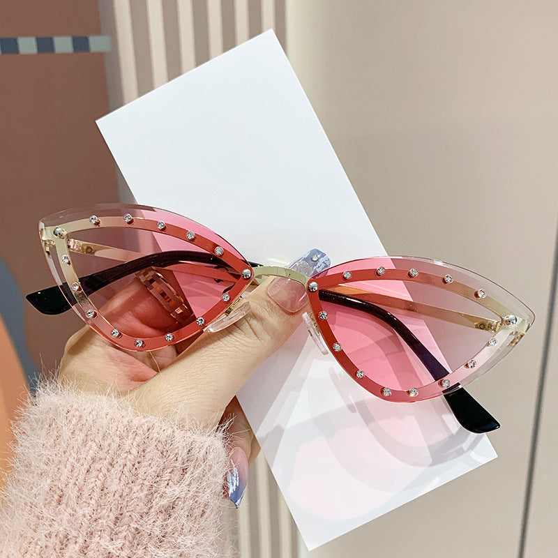 Dame Cat-Eye solbriller med glitrende krystallakenter Luvikno