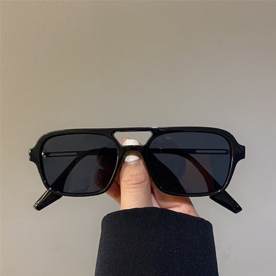 Dame trendy kvadratiske solbriller med transparent ramme og myke linser Luvikno