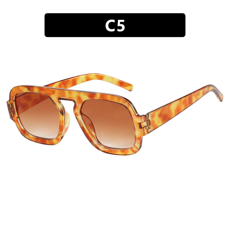 Dame moteriktig solbrille i moderne retro-stil Luvikno