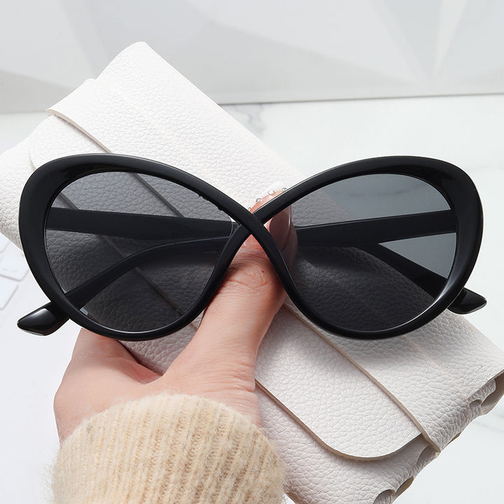 Dame Cat-Eye solbriller med speilfolierte glass Luvikno