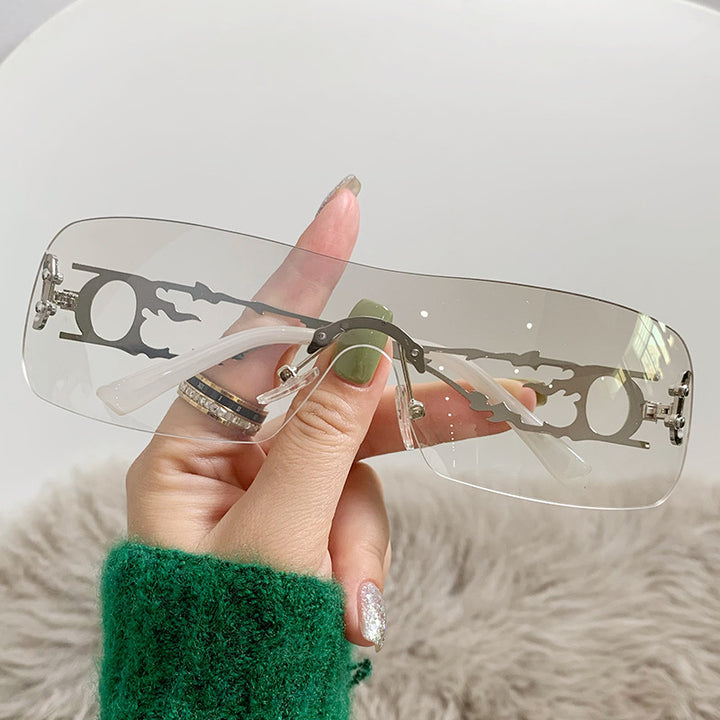 Dame moteriktig solbrille med innovativt design Luvikno