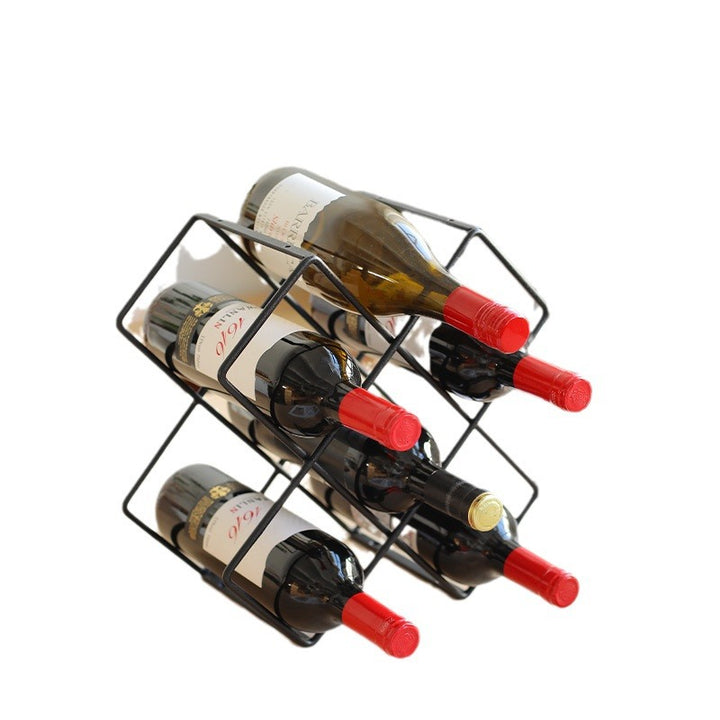 Unisex vinrack laget av svart metall Luvikno