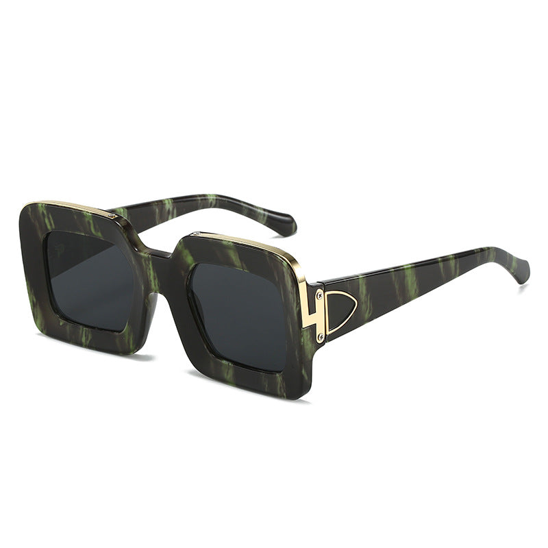 Dame kvadratisk solbrille med luksuriøs design og gyldne accenter Luvikno