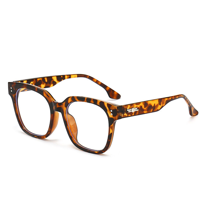 Dame firkantet solbrille med stilig ramme Luvikno