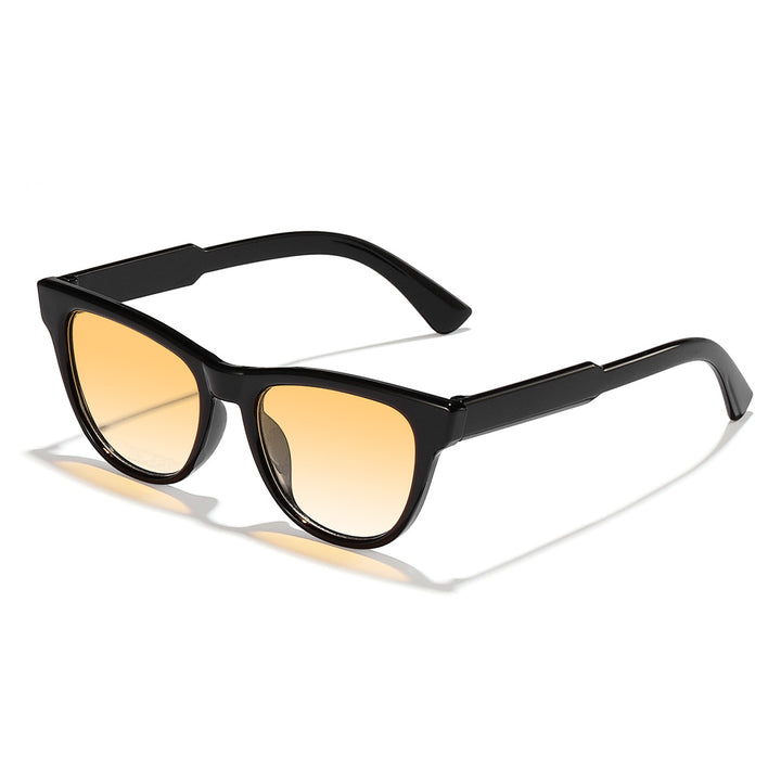 Damer moteriktige solbriller i elegant transparent design Luvikno