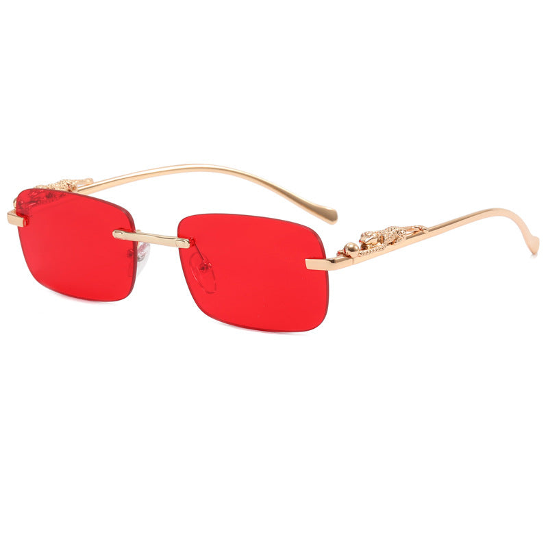 Dame designer solbrille med fin metallramme og luksuriøse detaljer Luvikno
