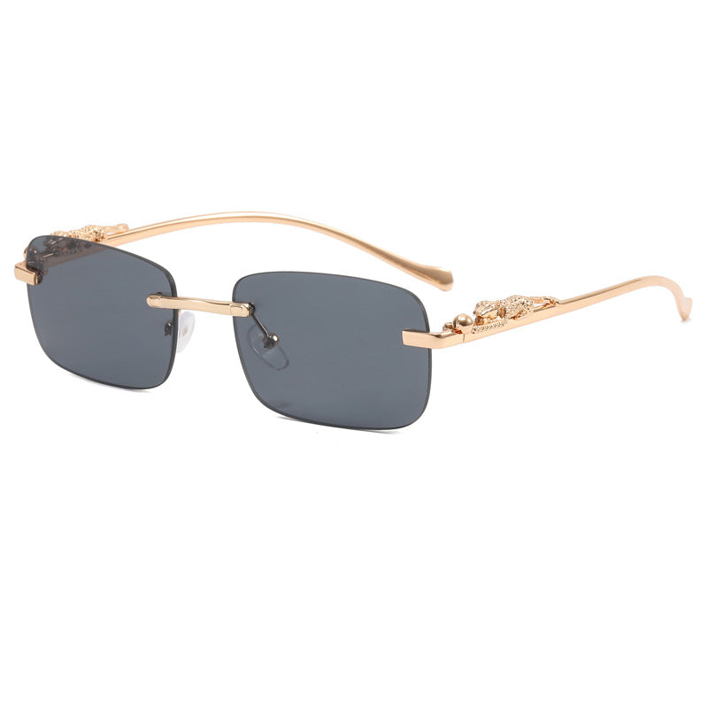 Dame designer solbrille med fin metallramme og luksuriøse detaljer Luvikno