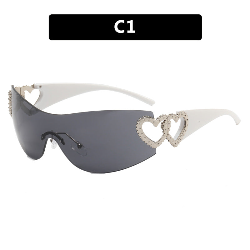 Dame Fashion-solbrille med hjerte-applikasjoner Luvikno