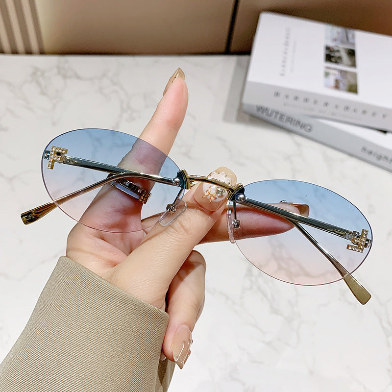 Dame Modische solbrille med innovativt design og komfortabel ramme Luvikno