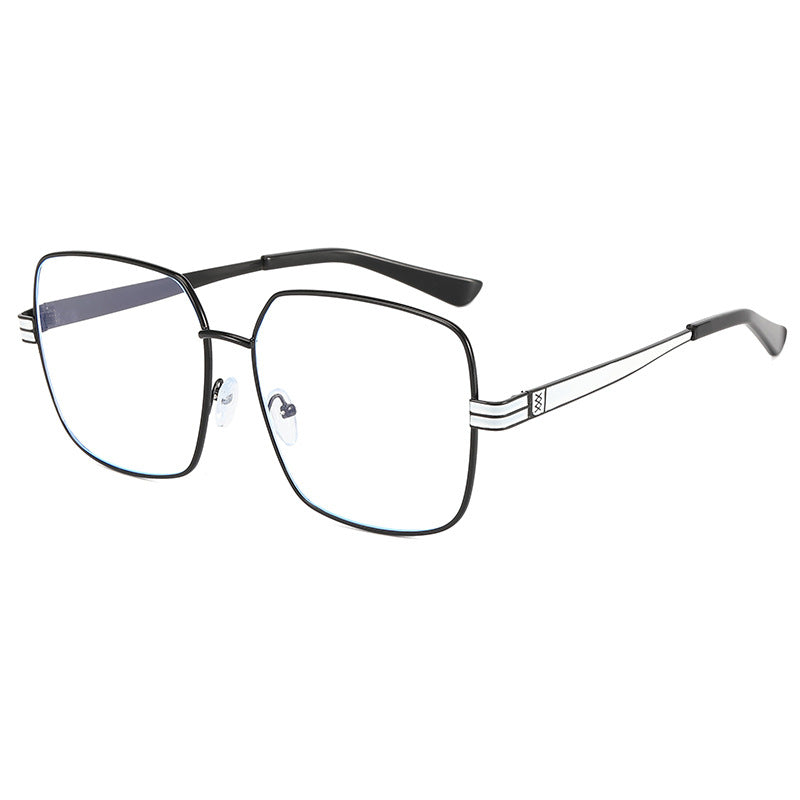 Dame moteriktig firkantet brille med filigran metallramme Luvikno