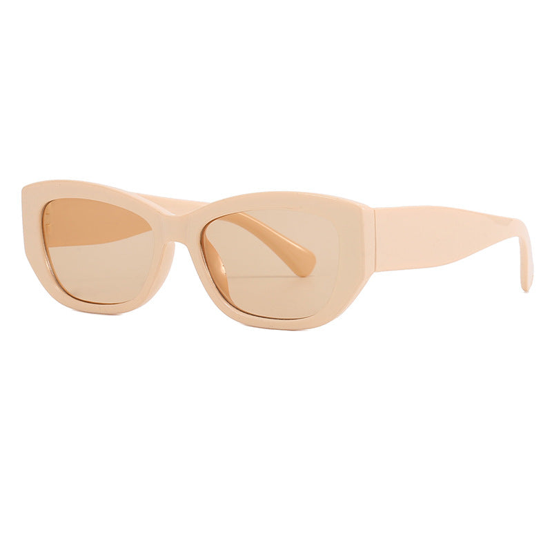 Dame moderne Cat-Eye solbriller laget av robust plast Luvikno