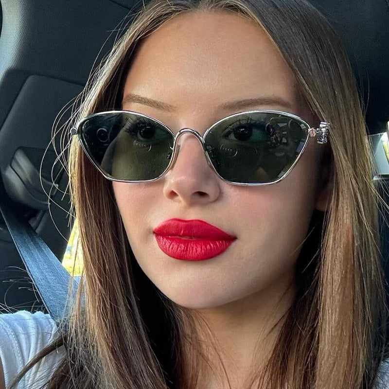 Dame moter Cat-Eye solbriller med filigran metallramme Luvikno