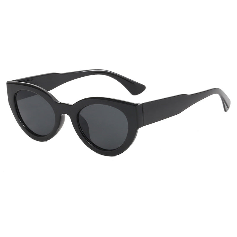 Dame moteriktig firkantet solbrille med speilende glass Luvikno
