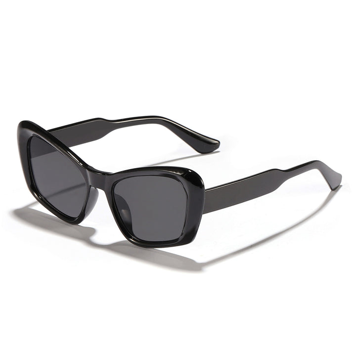 Dame designer solbrille i den gjenkjennelige retro-stilen Luvikno