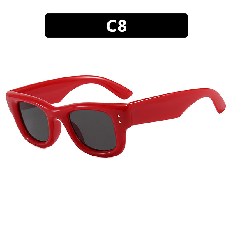 Dame moteriktig solbrille med bred, elegant ramme og beskyttende UV-filter Luvikno