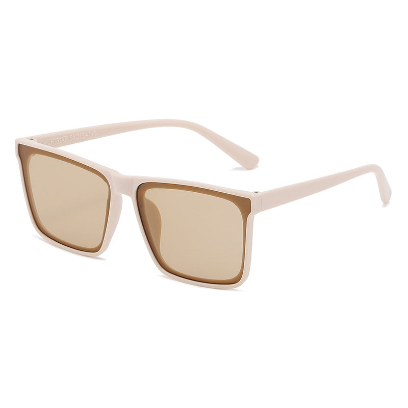 Dame moteriktig solbrille laget av robust, UV-beskyttet plast Luvikno