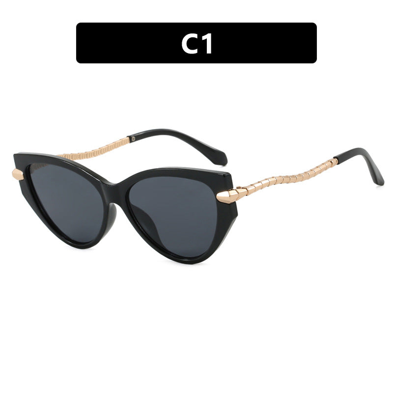 Dame Cat-Eye solbriller med elegant metallramme og stilige aksenter Luvikno