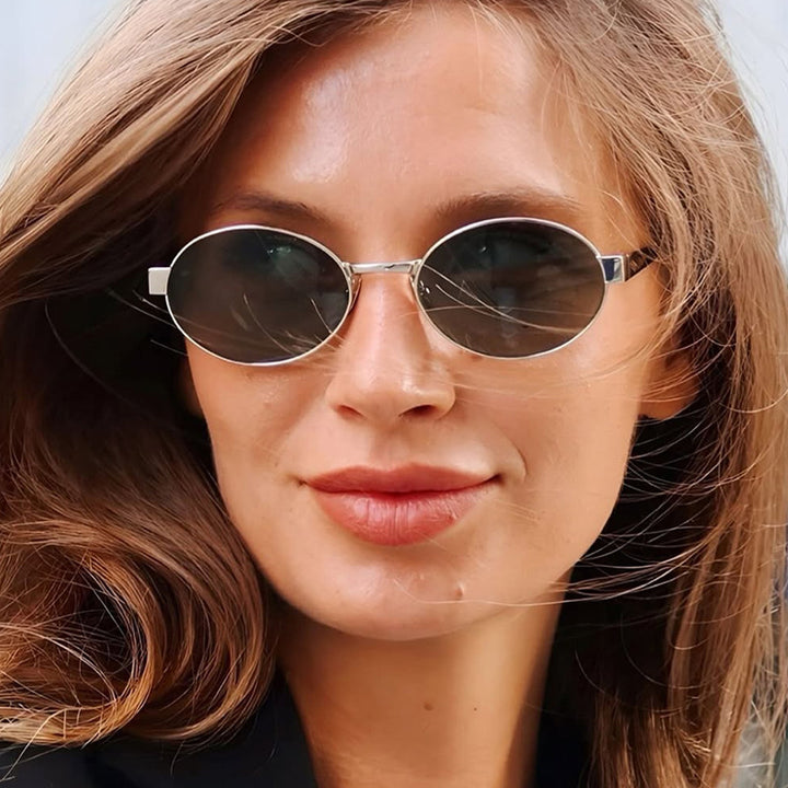 Dame rund brille med elegant metallramme og justerbare nesepads Luvikno
