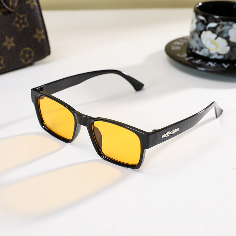 Damer moteriktig lesebrille med elegant design Luvikno